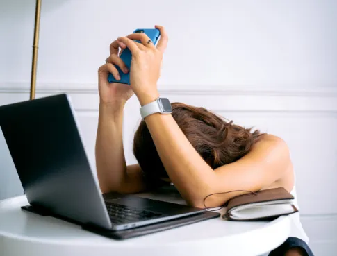 Travailler et étudier en même temps : astuces de gestion du temps