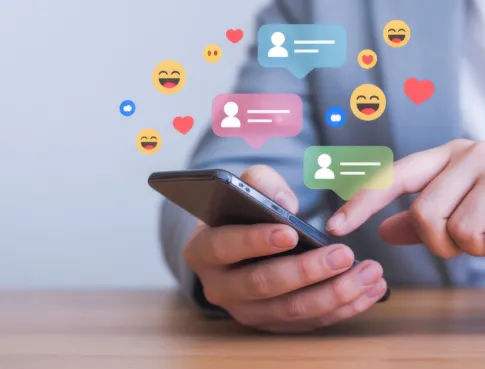 Les r&eacute;seaux sociaux et la communication des entreprises