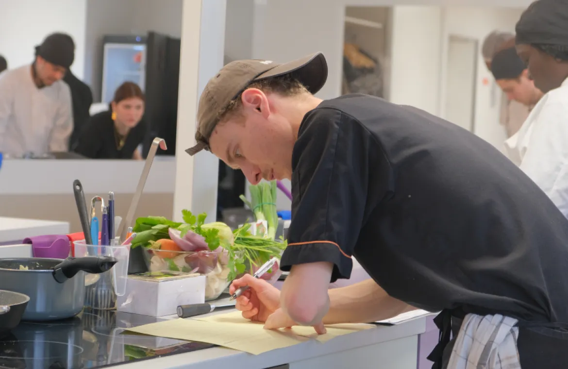 tp-blanc-man-hr-bts-mhr